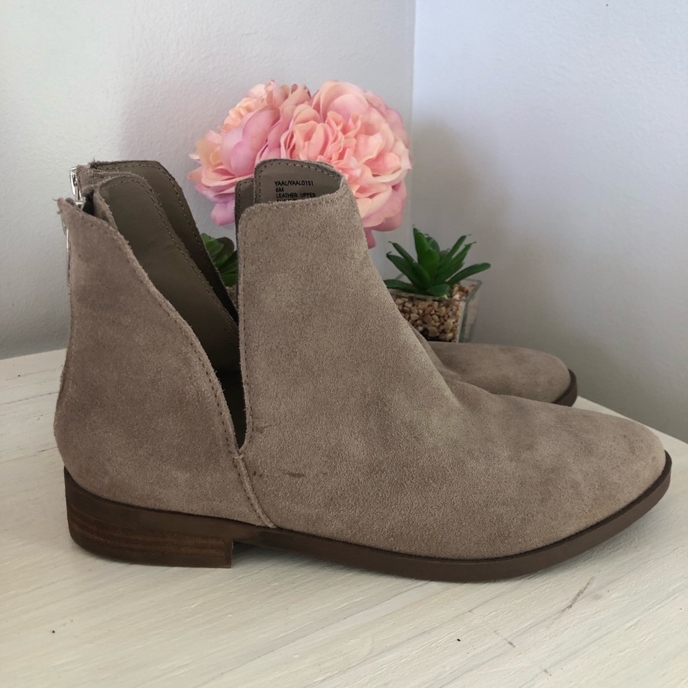 Steve Madden Booties Size 6